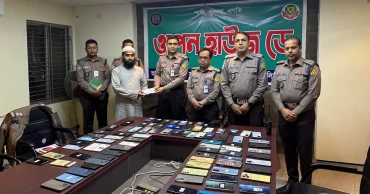 Police recover and return 105 lost mobile phones to owners in Dhaka
