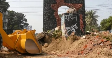 Protesters demolish remains of Sheikh Mujib's sculpture in Jhenaidah
