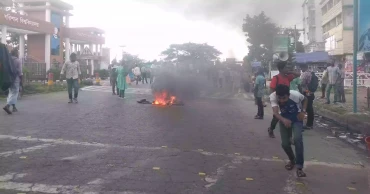 Bangla Blockade: Students block Barishal-Dhaka highway