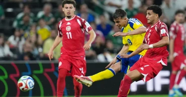 Sweden dominate Tunisia 5-1 to move top of Group F