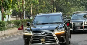 PM’s vehicle flies national flag for first time since taking office