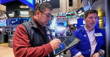 U.S. stocks control higher as gold sets a fresh record and the dollar weakens again