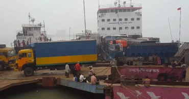 Dense fog halts Paturia-Daulatdia ferry route for 6 hours