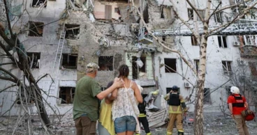 Ukraine launches over 400 drones toward Moscow as Zelenskyy faces domestic political pressure