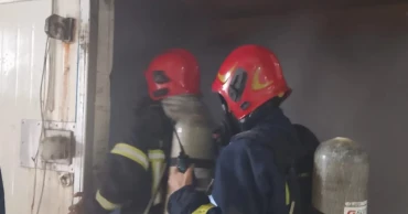 Fire guts valuables at fish processing factory in Ctg