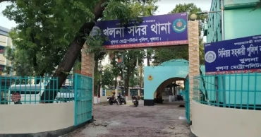 Crowds besiege Khulna Sadar Police Station protesting release of cop