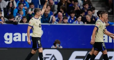 Barcelona rallies past Oviedo 3-1 after goalkeeper’s costly error