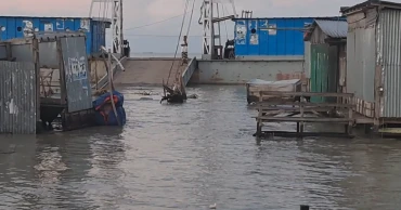Vehicles stranded as vital ferry terminal in Bhola goes under water