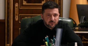 Ukraine army chief visits front line amid Zelenskyy graft scandal