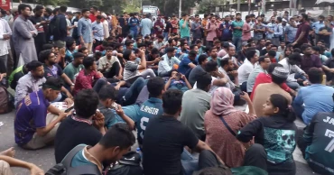 JnU protesters vow to continue their movement with rally and hunger strike