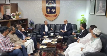 Pakistan envoy, DU VC discuss expanding cooperation in education