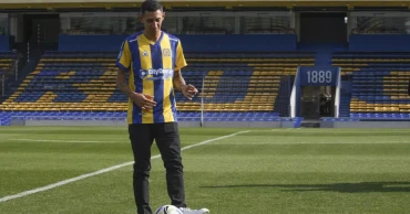 Argentinian star Di María returns to Rosario Central after 18 years
