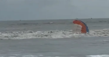 Tourist dies while parasailing at Cox's Bazar beach