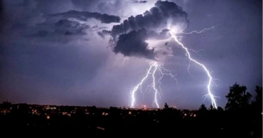 Lightning kills 6 in three districts