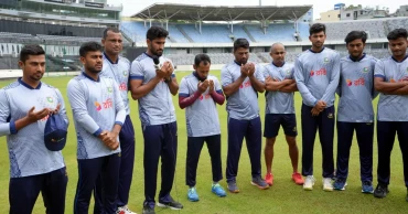Bangladesh cricketers observe one-minute silence for victims of crackdowns, violence