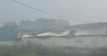 Firefighter injured in Demra ink factory fire