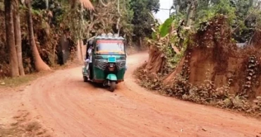 Residents suffer as carpeting work on Chandpur road stalled for 18 months