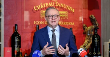 Australian PM Albanese begins China visit with focus on trade