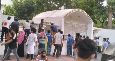 Students now guarding residences of Chief Justice, SP of Dhaka