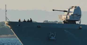 Italian ship docks at Albanian port to process asylum request