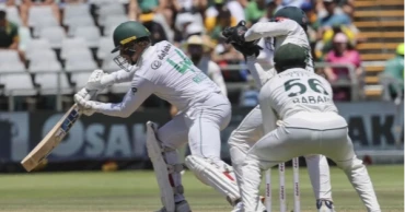 Rickelton smashes double ton as South Africa cruises to 429-5 in 2nd test against Pakistan