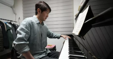 South Korean pianist rebuilds career as one-handed performer after stroke
