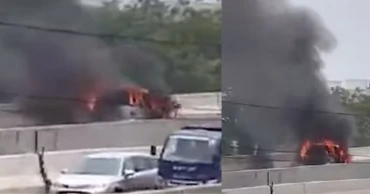 Microbus catches fire on Dhaka Elevated Expressway 