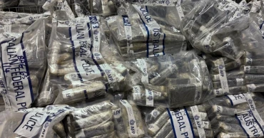 Australian police seize record 3 tonnes of cocaine