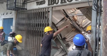 162 dead as strong quake topples houses in Indonesia’s Java