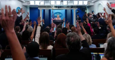 US cuts foreign journalist visas to 240 days, limits Chinese reporters to 90 days