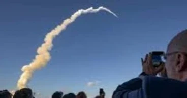 Could Artemis II pave the way for humans back on the Moon?