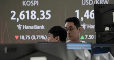 Asian shares mixed as Wall St dips on US uncertainty