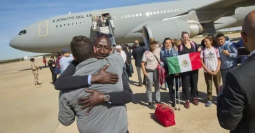 Which countries are evacuating citizens from Sudan?