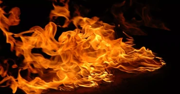 Bus set on fire in Dhaka’s Kafrul