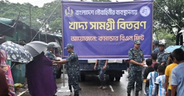 Bangladesh Navy distributes cooked food to flood-hit families in Chattogram