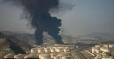 Gulf states report fresh attacks after Iran warns major UAE ports