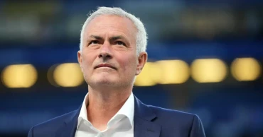 Mourinho shines in spotlight despite Benfica’s loss at Stamford Bridge