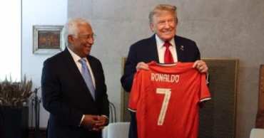 Trump receives Cristiano Ronaldo-signed Portugal jersey