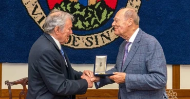Prince Amyn Aga Khan conferred with Municipal Merit Medal