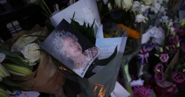 Tears and tributes for Queen across the world