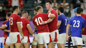 Wales rallies to beat 14-man France, reach World Cup semis