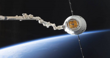 SpaceX delivers 'mighty mice,' worms, robot to space station