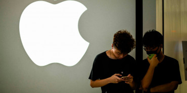 Apple removes Hong Kong map app after Chinese criticism