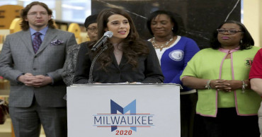 2 leaders of Democratic convention host committee fired