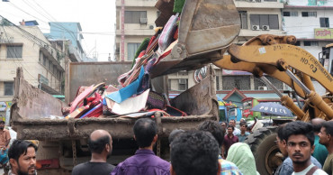 DSCC runs eviction drive to free Gulistan footpaths