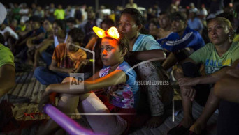 No buses for now, weary caravan migrants set to resume march