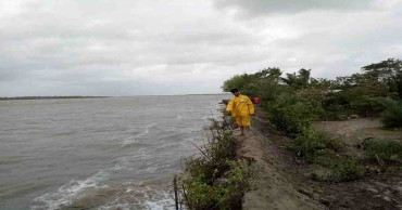 Rain-swollen dam on verge of collapse in Satkhira