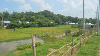 Land as precious as gold; let’s see what’s happening at Gomti char!