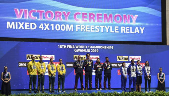 US sets world record of 3:19.40 in mixed 4x100m freestyle relay