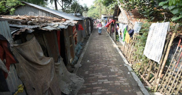 Khulna Railway staff quarters turn too risky